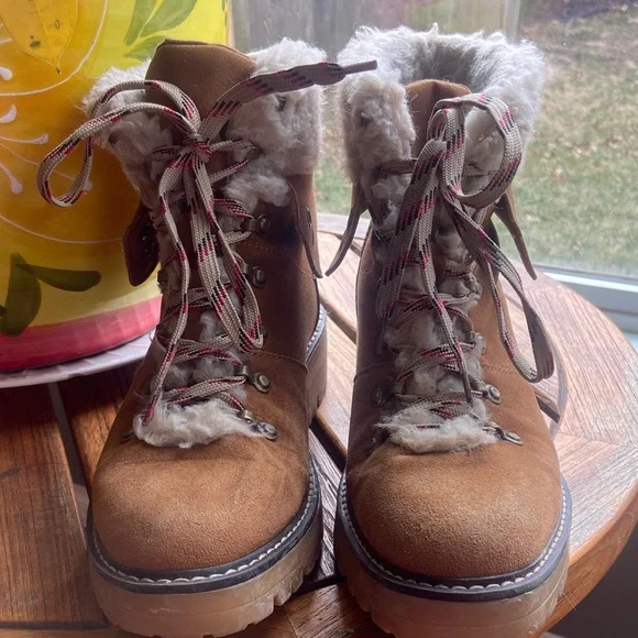 Time and Tru Faux Fur Lined Winter Boots - Picture 2 of 6
